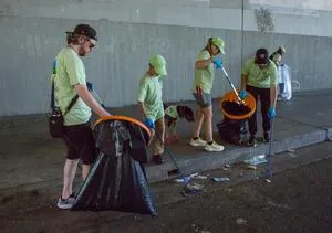 Church of Scientology Celebrity Centre Conducts Hollywood Neighborhood Cleanup and Distribution