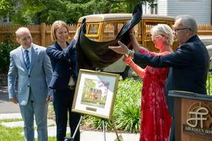 Elizabeth Welcome Station recognized with Leisa Collins Historic Preservation Award