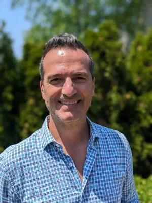 Dr. John Pispidikis Grant for Healthcare Professionals Opens Applications for Undergraduate Students Pursuing Healthcare Careers